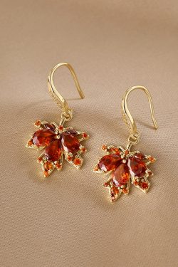Light Luxury Red Maple Leaf Earrings for Women - High-End Autumn Winter Fashion Accessories, Trending Niche Design