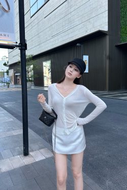 Lightweight Double-Breasted Tencel Wool Knitted Cardigan for Women - Stylish Layering Essential