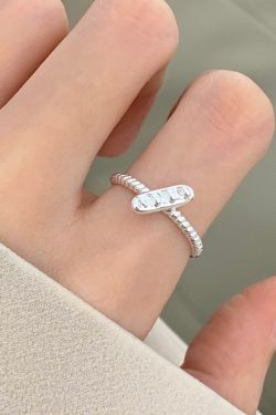 Lightweight Luxury Plain Open Ring for Women, Versatile High-End INS Style, Non-Fading Design, Trendy Fashion Accessory