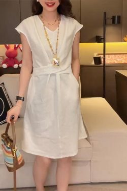Lightweight Luxury Women's Dress with Flying Sleeves, Loose Waist-Cinching Rope, Cotton-Linen Blend, Stylish Summer Fashion