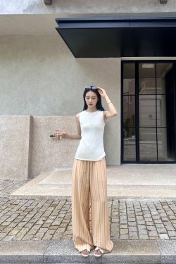 Lightweight Striped Casual Pants for Summer in Orange and Pink with Elastic Waist - Trendy Leisure Wear for Relaxed Days