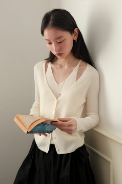 Lightweight V-Neck Faux Two-Piece Wool Knitted Cardigan for Commuting - Stylish and Machine Washable, Perfect for Y2K Fashion