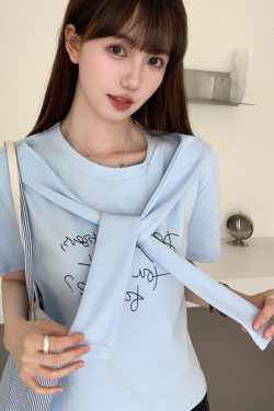 Loose Fit College Style Two-Piece Short Sleeve T-Shirt for Women - Flattering Shawl Half-Sleeve Top, Casual Chic Fashion