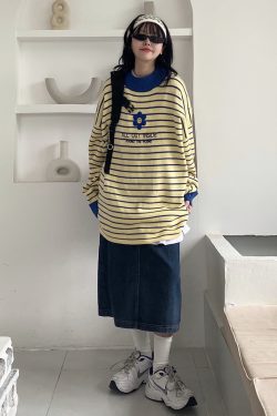 Loose Thick Striped Knitted Sweater with Embroidery - Round Neck, Unisex, Japanese and Korean Style, Autumn Winter Fashion