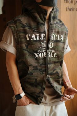 Men's American Retro Camouflage Hooded Vest - Distressed Sports Tank Top for Autumn Winter Trendy Style