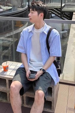 Men's Short-Sleeve Casual Shirt - Trendy Summer Jacket in Loose Fit, Stylish Hong Kong Design for Effortless Fashion