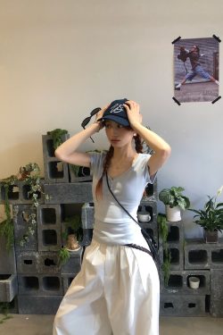 Minimalist Baby Blue Button Short Sleeve Women's Crop Top - Slim Fit Summer T-Shirt in American Style, Perfect for Y2K and Casual Looks