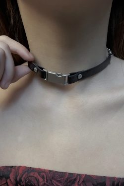 Minimalist Black Leather Choker Necklace for Women - Niche Design Collar Chain Accessory for Summer Fashion