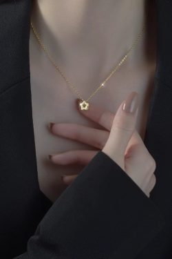 Minimalist Cold Style Star Collarbone Chain - Elegant Fashion Accessory for a Chic Look