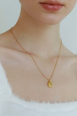 Minimalist Diamond-Inlaid Teardrop Necklace - French Elegance for Commuting, Versatile and Colorfast Texture