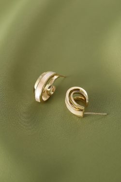 Minimalist French-Style Mother-of-Pearl Stud Earrings for Women - Exquisite Light Luxury, Unique High-End Design, 2023 Trend