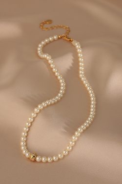 Minimalist French-Style Pearl Necklace for Women - Elegant Light Luxury Beaded Collar Chain, Versatile Fashion Accessory