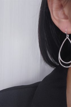 Minimalist Geometric Water Drop Earrings in Silver - Light Luxury Hollow Design for Women, Perfect for Everyday Wear