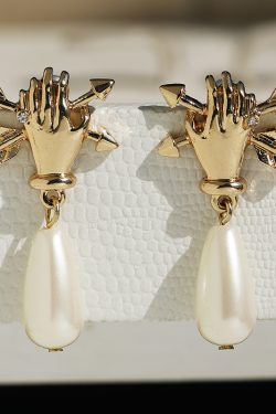 Minimalist Gold Pearl Drop Earrings - Elegant Luxurious Design for Versatile Wear at Gatherings and Outings, Perfect for Any Occasion
