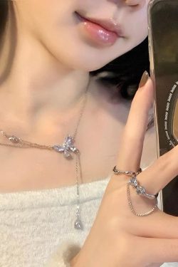 Minimalist High-End Light Luxury Butterfly Necklace for Women - Versatile 2025 Clavicle Chain Jewelry