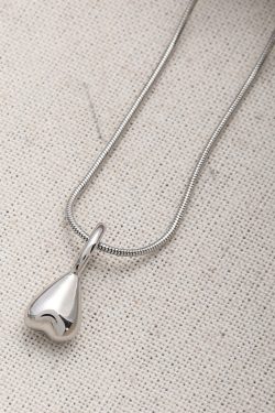 Minimalist Inverted Heart Silver Snake Bone Chain Necklace - High-End Layered Sweater Chain - Korean Style Fashion Accessory