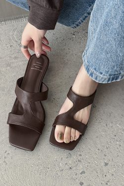 Minimalist Lambskin French Square-Toe Wedge Slide Sandals for Women - Summer 2025 High-End Casual Low-Heeled Slippers
