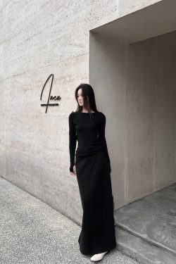 Minimalist Luxury Split Hem Midi Skirt for Women - High-End Brown Straight Skirt for Pear-Shaped Figures - Spring Summer Fashion