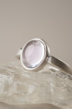 Minimalist Peach Blossom Powder Crystal 925 Silver Inlaid Ring - Retro Matte Versatile Women's Jewelry