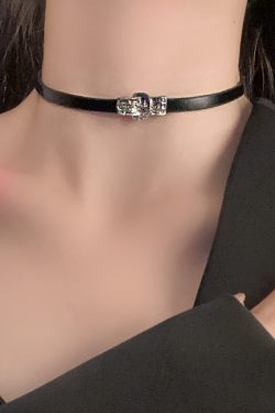 Minimalist Short Choker Necklace - Luxury Clavicle Chain, Niche Design, Belt Buckle Neck Chain, Elegant Neck Ring Jewelry