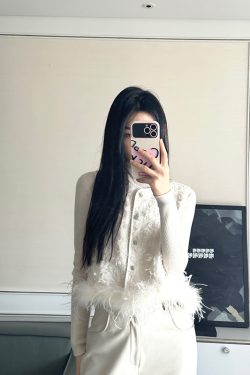 Off-white Spliced Vest Jacket for Women - Elegant Short Sleeveless Design, 2025 Early Spring Style, Trendy Layering Piece