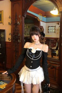 One-Shoulder High-End Long Sleeve Black T-Shirt for Women - Summer Slim Fit Waist-Defining Style, Chic French Design