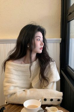 One-Shoulder Knit Sweater, Elegant and Youthful Women's Top, Versatile Spring Fashion 2025, Trendy for 90s and Y2K Styles