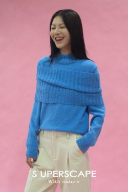 One-Shoulder Knitted Sweater Set with Chimney Neck in Supercape Lazy Atmosphere Style