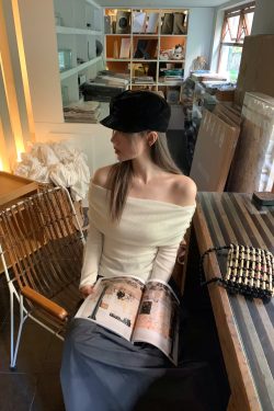 One-Shoulder Knitted Top for Women – Autumn Long Sleeve Off-Shoulder Fitted Shirt in Trendy Y2K Style