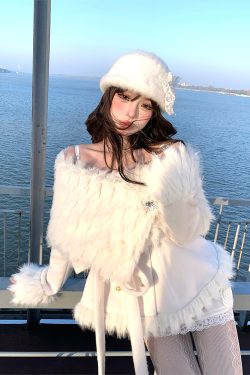 One-Shoulder Korean Style Moonlight Coat for Women - Autumn Winter Long Sleeve Slimming Youthful Fashion Outerwear