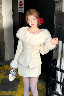 One-Shoulder Spliced Fur Top and Low-Waist Skirt Set - Atmosphere Design, Waist-Defined Style, Trendy Y2K Fashion