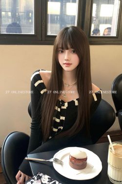 One-Shoulder Striped Spliced Top for Women, Elegant Youthful Design, Sweet and Spicy Style, Trendy Fashion 2025