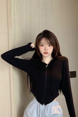 Petite Casual Sportswear Set - Sun Protection Shirt & Shorts, Age-Reducing, Trendy Influencer Style, Stylish Two-Piece Ensemble