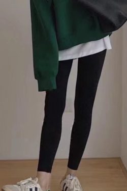 Petite High-Waisted Sweatshirt and Yoga Pants Set - Trendy Influencer Outfit for Autumn 2024, Stylish Two-Piece for Women