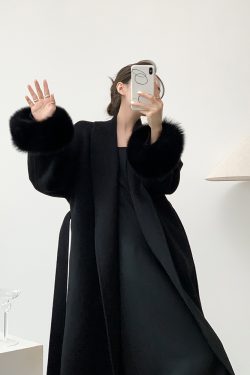 Petite Mid-Length Black Wool Coat for Women with Fox Fur Cuffs, Double-Sided Fabric - Elegant Autumn & Winter Outerwear