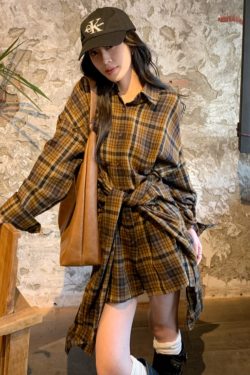 Petite Women's American Retro Striped Color-Blocking Shirt Dress, Stylish Loose-Fitting Casual Mini Dress for a Youthful Look