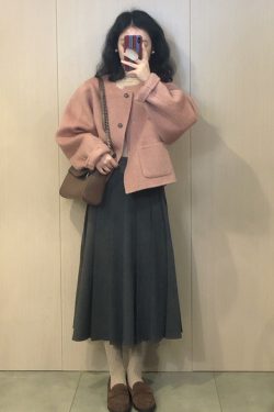 Petite Woolen Short Coat for Women - Unique Korean Style, 2024 Autumn/Winter Fashion, Elegant High-End Feel