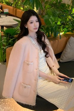 Pink Wool Small Coat for Women - Elegant High-End Winter Style Outerwear, Chic Layering Piece