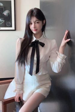 Puff Sleeve White Tie Inner Shirt for Women - Winter Short Waist-Fitting Top, Y2K Style