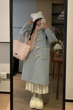 Purple Horn Button Thick Woolen Coat for Women - Sweet Autumn Winter Style, Cozy Gentle Design, Perfect for Chic Seasonal Layering