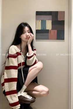 Red and White Striped Knitted Sweater - Long Sleeve, Versatile Spring Style for a Youthful Look, Trendy 90s Inspired Fashion