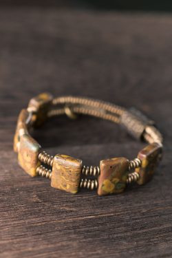 Retro Agate Candy Stone Bracelet for Men and Women - Trendy Versatile Accessory with Unique Personality Niche Design