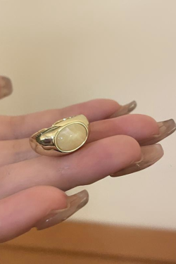 Retro Amber Faux Natural Stone Open Ring for Women - 2025 Niche Design, Unique Statement Jewelry