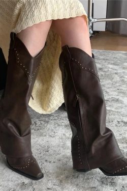 Retro Brown Studded Ankle Boots for Women - V-Shaped Chunky Heels, Slimming Western Cowboy Style, Autumn 2023 Fashion