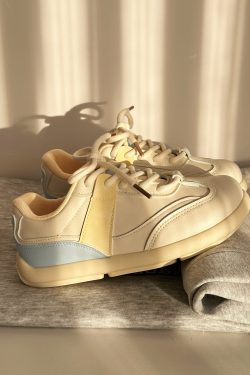 Retro Casual Sneakers for Women - Versatile College Style 2025 Model, Trendy and Comfortable Footwear