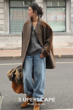 Retro Color-Block Wool Coat with Stand Collar - Loose H-Shaped Structured Design, Long Hair Wool - Vintage 90s Style