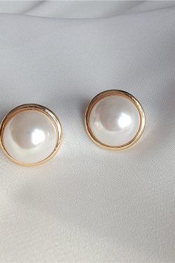 Retro European and American Large Pearl Earrings for Women - Fashionable Clip-On and Stud Designs