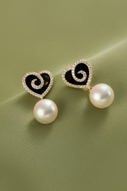 Retro Heart Flower Pearl Drop Earrings for Women, Minimalist French Design, Trendy 2023 Fashion Accessory