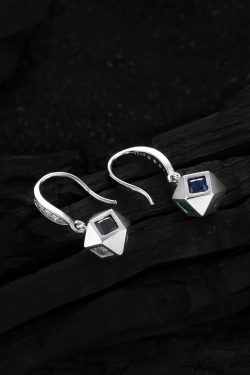 Retro High-End Geometric Zircon Earrings for Women - 2025 Niche Luxury Ear Accessories, Versatile Fashion Statement