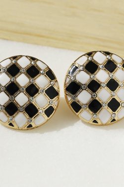 Retro Korean-Style Black and White Diamond-Shaped Stud Earrings, Chic Small Round Button Design for Women